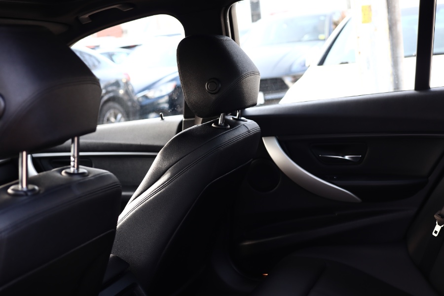 2014 BMW 3 Series 4dr Sdn 320i xDrive AWD, available for sale in Jamaica, New York | Hillside Auto Mall Inc.. Jamaica, New York 2014 BMW 3 Series 4dr Sdn 320i xDrive AWD, available for sale in Jamaica, New York | Hillside Auto Mall Inc.. Jamaica, New York