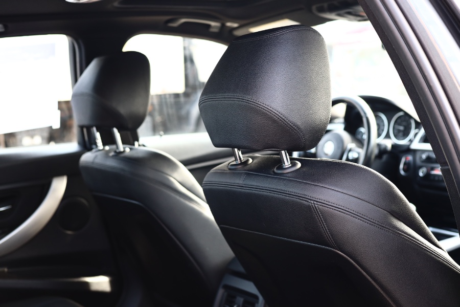 2014 BMW 3 Series 4dr Sdn 320i xDrive AWD, available for sale in Jamaica, New York | Hillside Auto Mall Inc.. Jamaica, New York 2014 BMW 3 Series 4dr Sdn 320i xDrive AWD, available for sale in Jamaica, New York | Hillside Auto Mall Inc.. Jamaica, New York