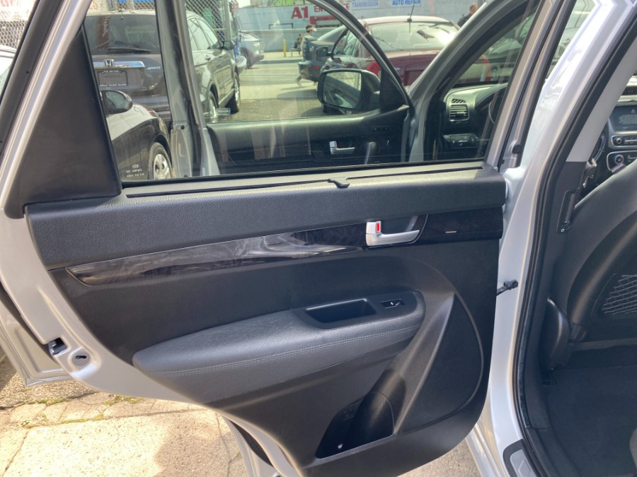 2014 Kia Sorento AWD 4dr V6 SX, available for sale in Middle Village, New York | Middle Village Motors . Middle Village, New York 2014 Kia Sorento AWD 4dr V6 SX, available for sale in Middle Village, New York | Middle Village Motors . Middle Village, New York