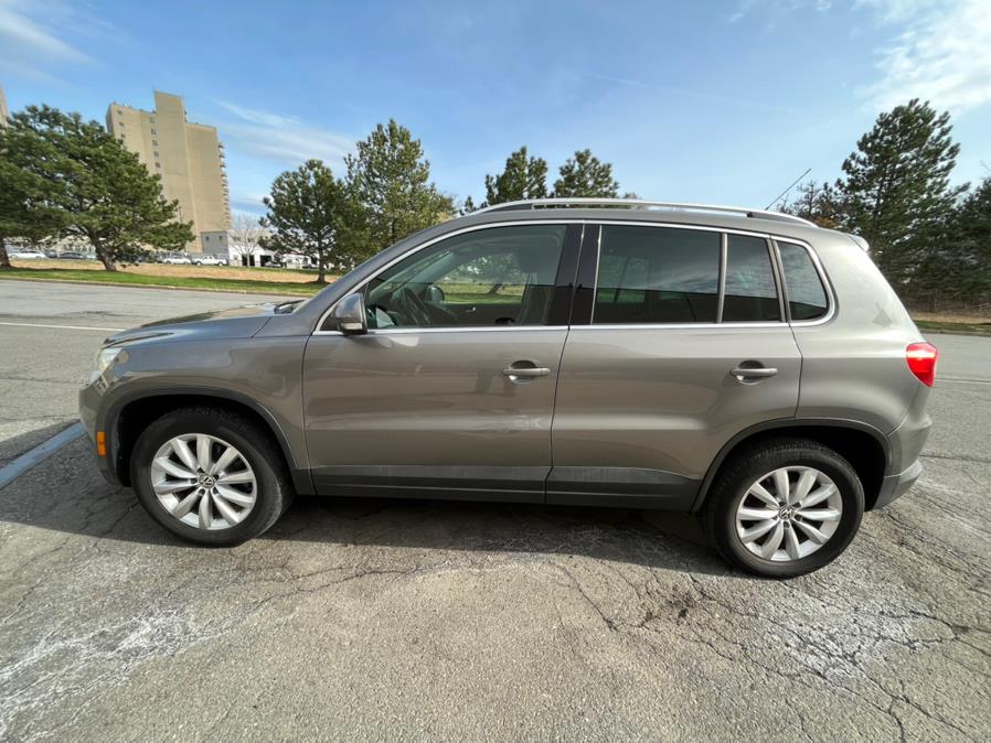 2011 Volkswagen Tiguan 4WD 4dr SE 4Motion, available for sale in Revere, Massachusetts | Wonderland Auto. Revere, Massachusetts 2011 Volkswagen Tiguan 4WD 4dr SE 4Motion, available for sale in Revere, Massachusetts | Wonderland Auto. Revere, Massachusetts