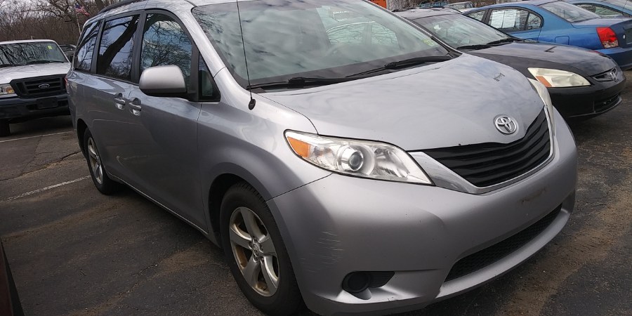 Used Toyota Sienna 5dr 8-Pass Van V6 LE FWD 2012 | Payless Auto Sale. South Hadley, Massachusetts