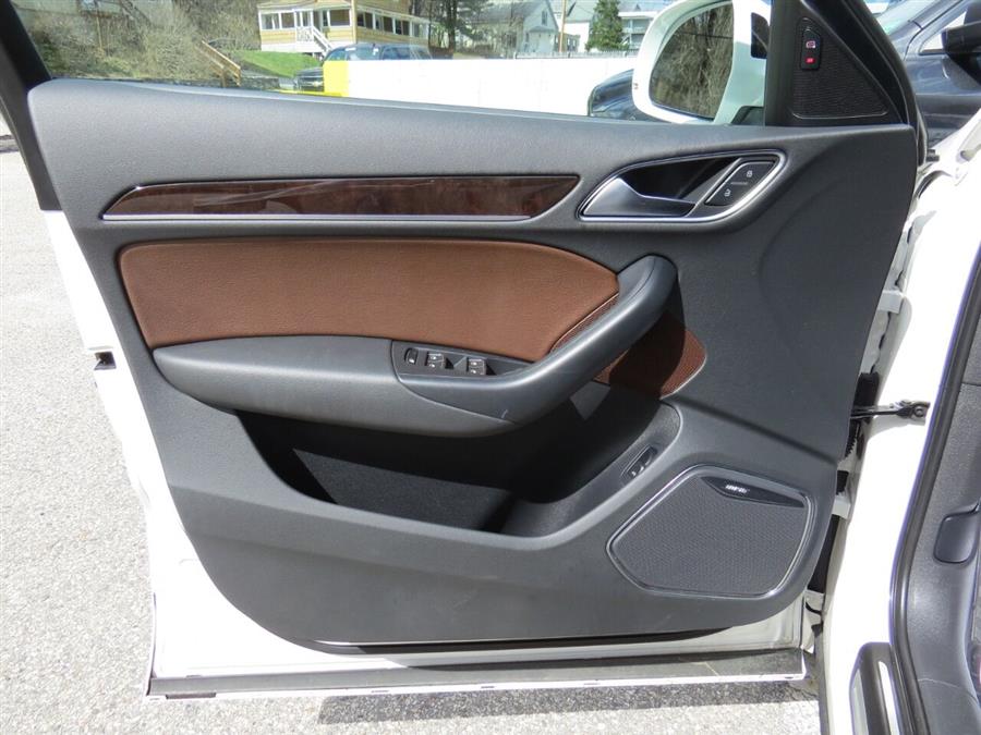 Used Audi Q3 2.0T quattro Prestige AWD 4dr SUV 2016 | Lake City Exports Inc. Auburn, Maine Used Audi Q3 2.0T quattro Prestige AWD 4dr SUV 2016 | Lake City Exports Inc. Auburn, Maine