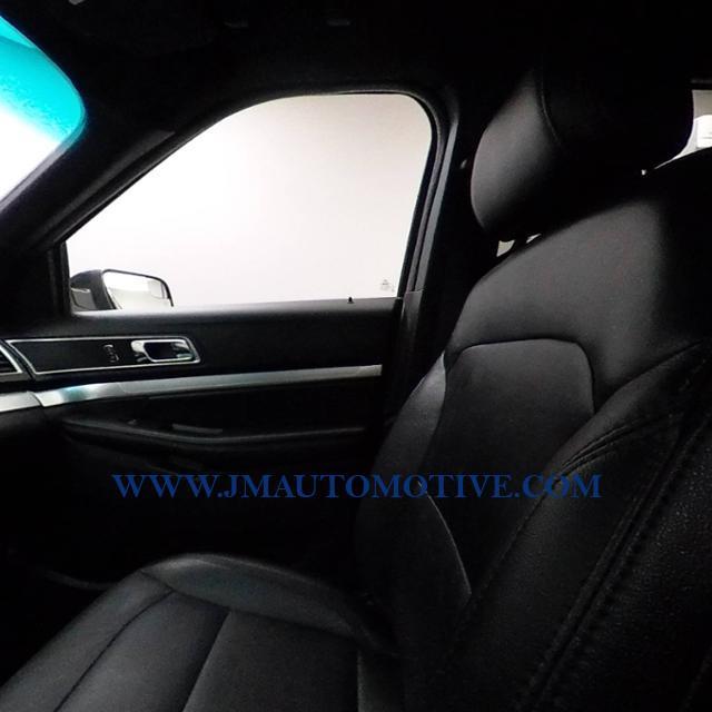 2016 Ford Explorer 4WD 4dr XLT, available for sale in Naugatuck, Connecticut | J&M Automotive Sls&Svc LLC. Naugatuck, Connecticut 2016 Ford Explorer 4WD 4dr XLT, available for sale in Naugatuck, Connecticut | J&M Automotive Sls&Svc LLC. Naugatuck, Connecticut