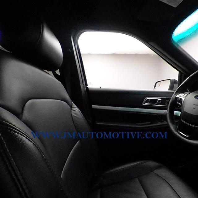 2016 Ford Explorer 4WD 4dr XLT, available for sale in Naugatuck, Connecticut | J&M Automotive Sls&Svc LLC. Naugatuck, Connecticut 2016 Ford Explorer 4WD 4dr XLT, available for sale in Naugatuck, Connecticut | J&M Automotive Sls&Svc LLC. Naugatuck, Connecticut