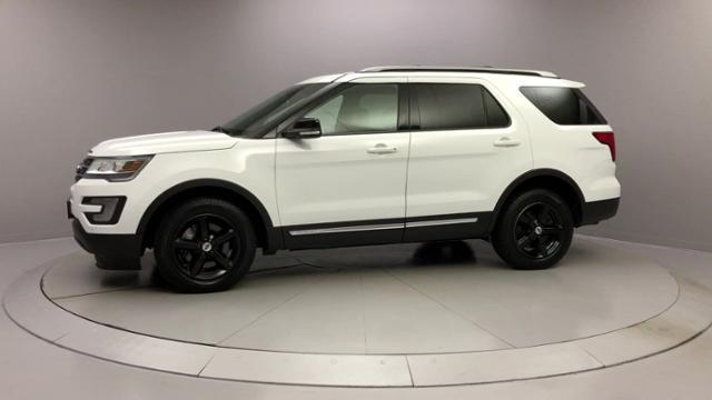 2016 Ford Explorer 4WD 4dr XLT, available for sale in Naugatuck, Connecticut | J&M Automotive Sls&Svc LLC. Naugatuck, Connecticut 2016 Ford Explorer 4WD 4dr XLT, available for sale in Naugatuck, Connecticut | J&M Automotive Sls&Svc LLC. Naugatuck, Connecticut