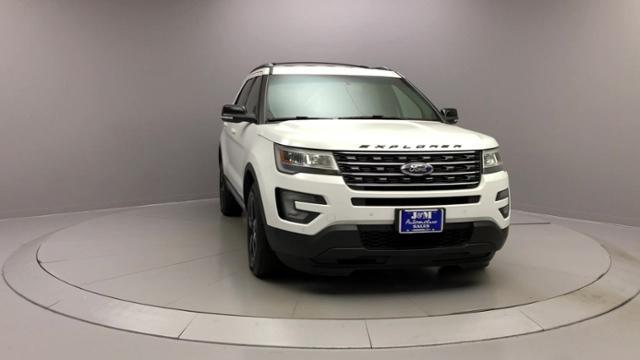 2016 Ford Explorer 4WD 4dr XLT, available for sale in Naugatuck, Connecticut | J&M Automotive Sls&Svc LLC. Naugatuck, Connecticut 2016 Ford Explorer 4WD 4dr XLT, available for sale in Naugatuck, Connecticut | J&M Automotive Sls&Svc LLC. Naugatuck, Connecticut