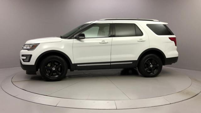 2016 Ford Explorer 4WD 4dr XLT, available for sale in Naugatuck, Connecticut | J&M Automotive Sls&Svc LLC. Naugatuck, Connecticut 2016 Ford Explorer 4WD 4dr XLT, available for sale in Naugatuck, Connecticut | J&M Automotive Sls&Svc LLC. Naugatuck, Connecticut