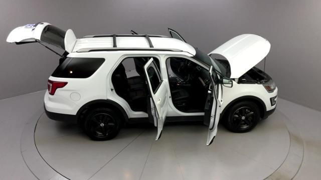 2016 Ford Explorer 4WD 4dr XLT, available for sale in Naugatuck, Connecticut | J&M Automotive Sls&Svc LLC. Naugatuck, Connecticut 2016 Ford Explorer 4WD 4dr XLT, available for sale in Naugatuck, Connecticut | J&M Automotive Sls&Svc LLC. Naugatuck, Connecticut
