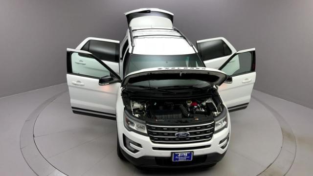 2016 Ford Explorer 4WD 4dr XLT, available for sale in Naugatuck, Connecticut | J&M Automotive Sls&Svc LLC. Naugatuck, Connecticut 2016 Ford Explorer 4WD 4dr XLT, available for sale in Naugatuck, Connecticut | J&M Automotive Sls&Svc LLC. Naugatuck, Connecticut