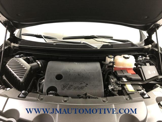 Used Chevrolet Traverse AWD 4dr LT Leather 2020 | J&M Automotive Sls&Svc LLC. Naugatuck, Connecticut Used Chevrolet Traverse AWD 4dr LT Leather 2020 | J&M Automotive Sls&Svc LLC. Naugatuck, Connecticut