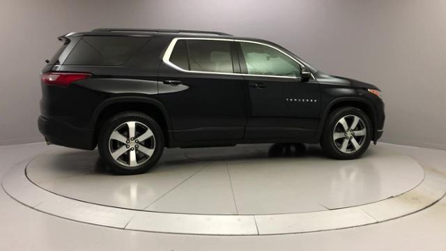 Used Chevrolet Traverse AWD 4dr LT Leather 2020 | J&M Automotive Sls&Svc LLC. Naugatuck, Connecticut Used Chevrolet Traverse AWD 4dr LT Leather 2020 | J&M Automotive Sls&Svc LLC. Naugatuck, Connecticut