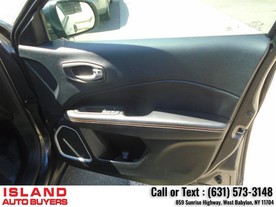 Used Jeep Compass Latitude 4x4 4dr SUV 2019 | Island Auto Buyers. West Babylon, New York Used Jeep Compass Latitude 4x4 4dr SUV 2019 | Island Auto Buyers. West Babylon, New York