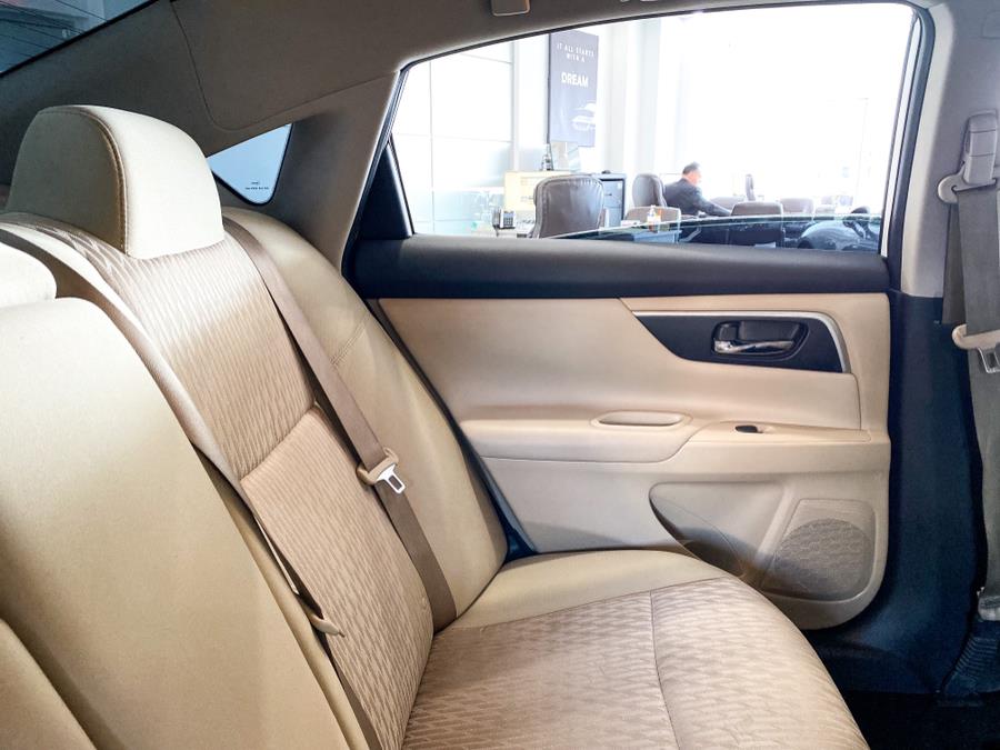 Used Nissan Altima 2.5 SV Sedan 2017 | Luxury Motor Club. Franklin Square, New York Used Nissan Altima 2.5 SV Sedan 2017 | Luxury Motor Club. Franklin Square, New York