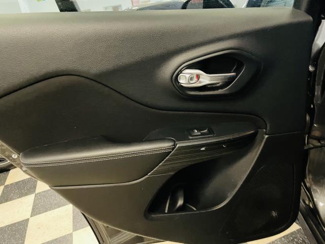 Used Jeep Cherokee 4WD 4dr Latitude 2016 | Northshore Motors. Syosset , New York Used Jeep Cherokee 4WD 4dr Latitude 2016 | Northshore Motors. Syosset , New York