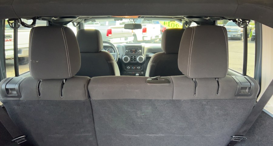 2014 Jeep Wrangler Unlimited 4WD 4dr Sahara, available for sale in Waterbury, Connecticut | West End Automotive Center. Waterbury, Connecticut 2014 Jeep Wrangler Unlimited 4WD 4dr Sahara, available for sale in Waterbury, Connecticut | West End Automotive Center. Waterbury, Connecticut