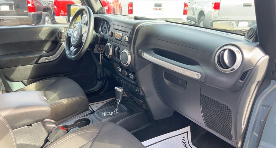 2014 Jeep Wrangler Unlimited 4WD 4dr Sahara, available for sale in Waterbury, Connecticut | West End Automotive Center. Waterbury, Connecticut 2014 Jeep Wrangler Unlimited 4WD 4dr Sahara, available for sale in Waterbury, Connecticut | West End Automotive Center. Waterbury, Connecticut
