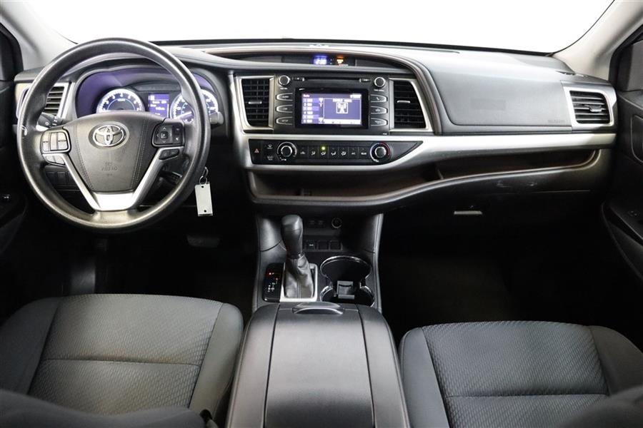 Used Toyota Highlander LE 2017 | Fast Track Motors. Paterson, New Jersey Used Toyota Highlander LE 2017 | Fast Track Motors. Paterson, New Jersey