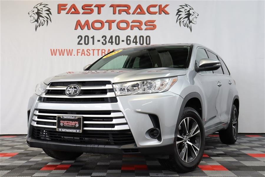 2017 Toyota Highlander LE, available for sale in Paterson, New Jersey | Fast Track Motors. Paterson, New Jersey