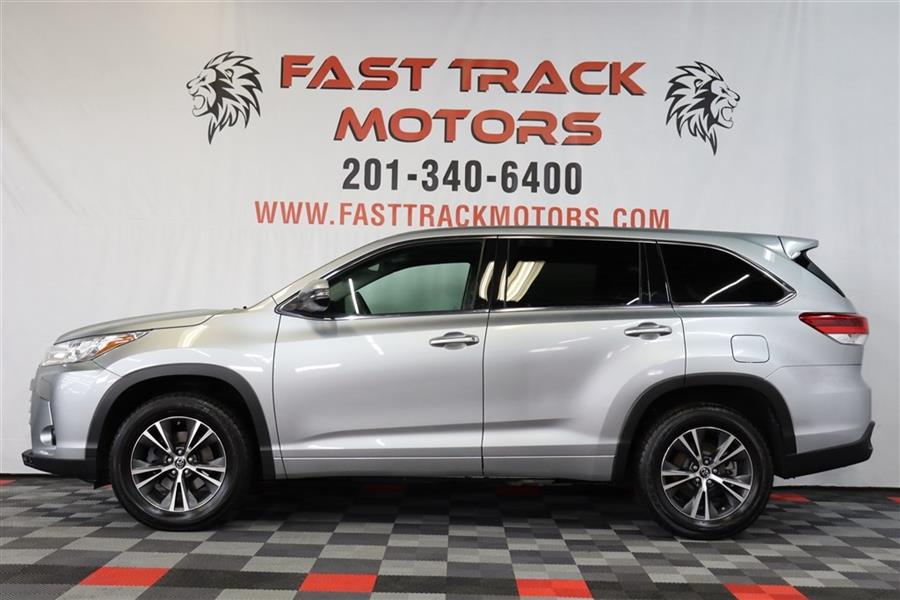 Used Toyota Highlander LE 2017 | Fast Track Motors. Paterson, New Jersey Used Toyota Highlander LE 2017 | Fast Track Motors. Paterson, New Jersey