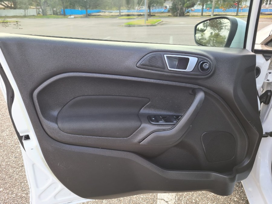 2015 Ford Fiesta 4dr Sdn SE, available for sale in Longwood, Florida | Majestic Autos Inc.. Longwood, Florida 2015 Ford Fiesta 4dr Sdn SE, available for sale in Longwood, Florida | Majestic Autos Inc.. Longwood, Florida