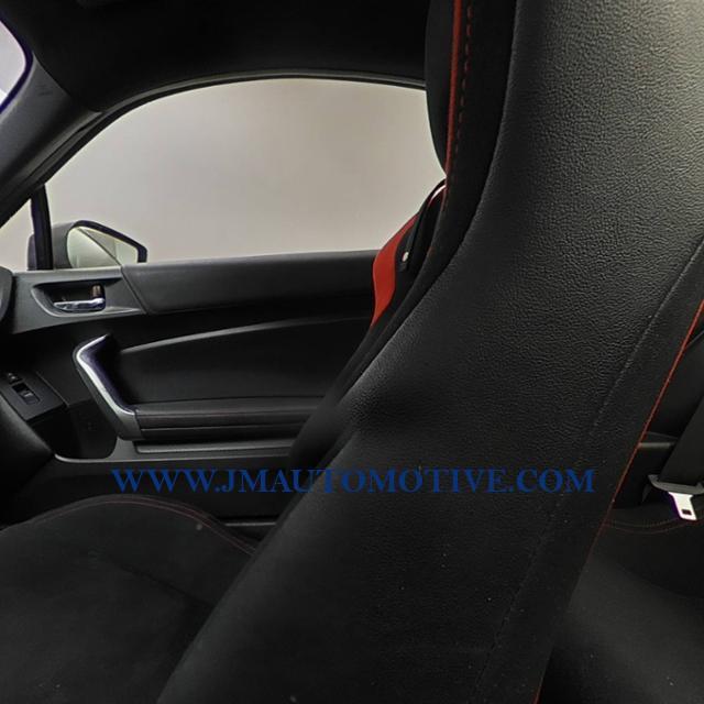 Used Scion Fr-s 2dr Cpe Man (Natl) 2013 | J&M Automotive Sls&Svc LLC. Naugatuck, Connecticut Used Scion Fr-s 2dr Cpe Man (Natl) 2013 | J&M Automotive Sls&Svc LLC. Naugatuck, Connecticut