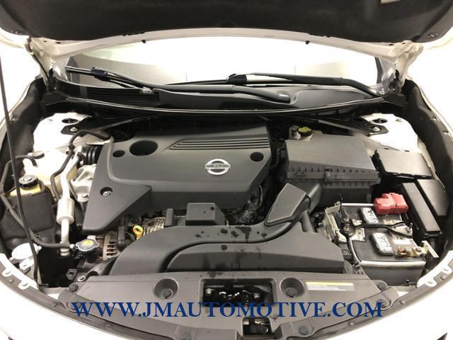2015 Nissan Altima 4dr Sdn I4 2.5 S, available for sale in Naugatuck, Connecticut | J&M Automotive Sls&Svc LLC. Naugatuck, Connecticut 2015 Nissan Altima 4dr Sdn I4 2.5 S, available for sale in Naugatuck, Connecticut | J&M Automotive Sls&Svc LLC. Naugatuck, Connecticut