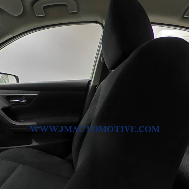 2015 Nissan Altima 4dr Sdn I4 2.5 S, available for sale in Naugatuck, Connecticut | J&M Automotive Sls&Svc LLC. Naugatuck, Connecticut 2015 Nissan Altima 4dr Sdn I4 2.5 S, available for sale in Naugatuck, Connecticut | J&M Automotive Sls&Svc LLC. Naugatuck, Connecticut