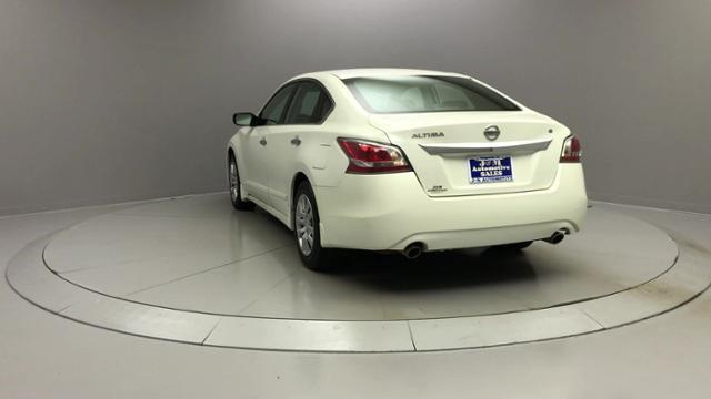 2015 Nissan Altima 4dr Sdn I4 2.5 S, available for sale in Naugatuck, Connecticut | J&M Automotive Sls&Svc LLC. Naugatuck, Connecticut 2015 Nissan Altima 4dr Sdn I4 2.5 S, available for sale in Naugatuck, Connecticut | J&M Automotive Sls&Svc LLC. Naugatuck, Connecticut