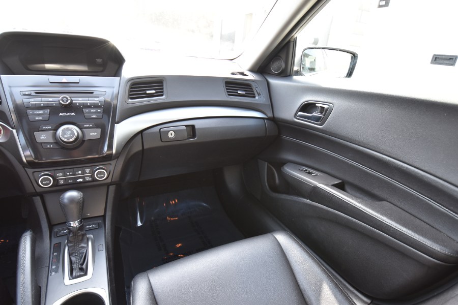 2016 Acura ILX 4dr Sdn, available for sale in Waterbury, Connecticut | Highline Car Connection. Waterbury, Connecticut 2016 Acura ILX 4dr Sdn, available for sale in Waterbury, Connecticut | Highline Car Connection. Waterbury, Connecticut