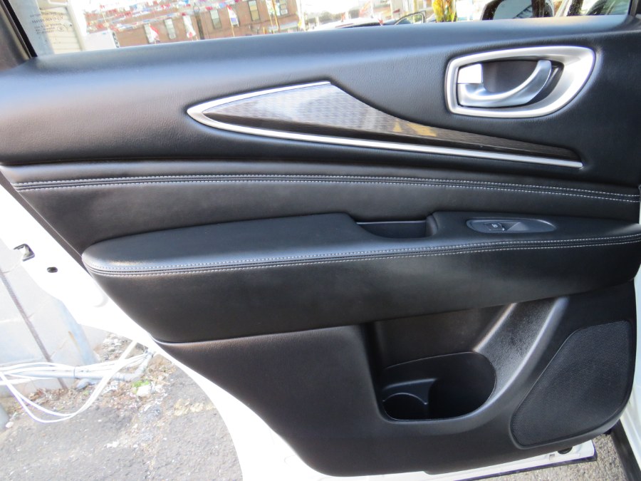 2019 INFINITI QX60 2019.5 LUXE AWD TV/DVD, available for sale in Middle Village, New York | Road Masters II INC. Middle Village, New York 2019 INFINITI QX60 2019.5 LUXE AWD TV/DVD, available for sale in Middle Village, New York | Road Masters II INC. Middle Village, New York