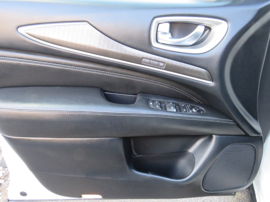 2019 INFINITI QX60 2019.5 LUXE AWD TV/DVD, available for sale in Middle Village, New York | Road Masters II INC. Middle Village, New York 2019 INFINITI QX60 2019.5 LUXE AWD TV/DVD, available for sale in Middle Village, New York | Road Masters II INC. Middle Village, New York