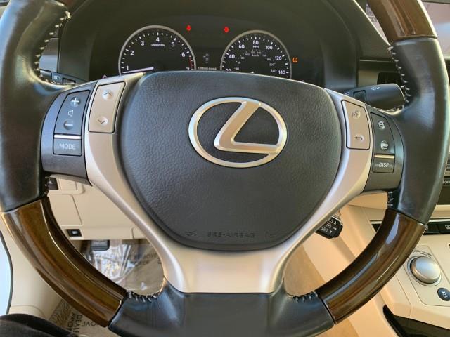 2013 Lexus Es 350 4dr Sdn, available for sale in Forestville, Maryland | Valentine Motor Company. Forestville, Maryland 2013 Lexus Es 350 4dr Sdn, available for sale in Forestville, Maryland | Valentine Motor Company. Forestville, Maryland