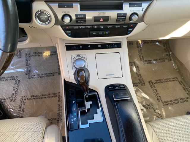 2013 Lexus Es 350 4dr Sdn, available for sale in Forestville, Maryland | Valentine Motor Company. Forestville, Maryland 2013 Lexus Es 350 4dr Sdn, available for sale in Forestville, Maryland | Valentine Motor Company. Forestville, Maryland