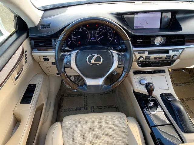 2013 Lexus Es 350 4dr Sdn, available for sale in Forestville, Maryland | Valentine Motor Company. Forestville, Maryland 2013 Lexus Es 350 4dr Sdn, available for sale in Forestville, Maryland | Valentine Motor Company. Forestville, Maryland