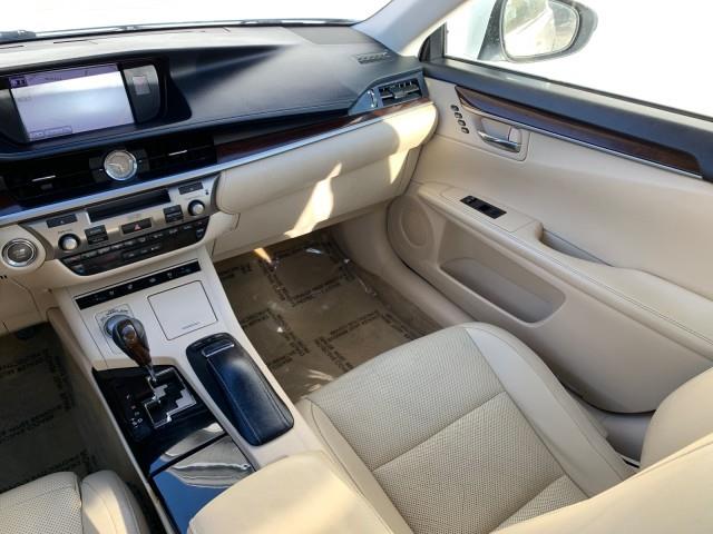 2013 Lexus Es 350 4dr Sdn, available for sale in Forestville, Maryland | Valentine Motor Company. Forestville, Maryland 2013 Lexus Es 350 4dr Sdn, available for sale in Forestville, Maryland | Valentine Motor Company. Forestville, Maryland
