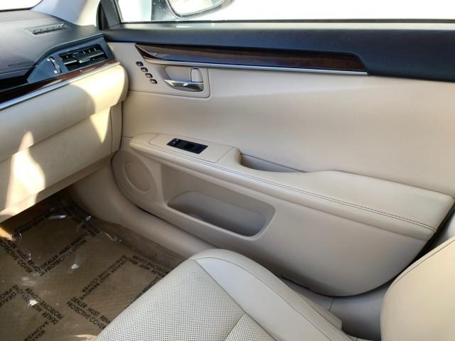 2013 Lexus Es 350 4dr Sdn, available for sale in Forestville, Maryland | Valentine Motor Company. Forestville, Maryland 2013 Lexus Es 350 4dr Sdn, available for sale in Forestville, Maryland | Valentine Motor Company. Forestville, Maryland