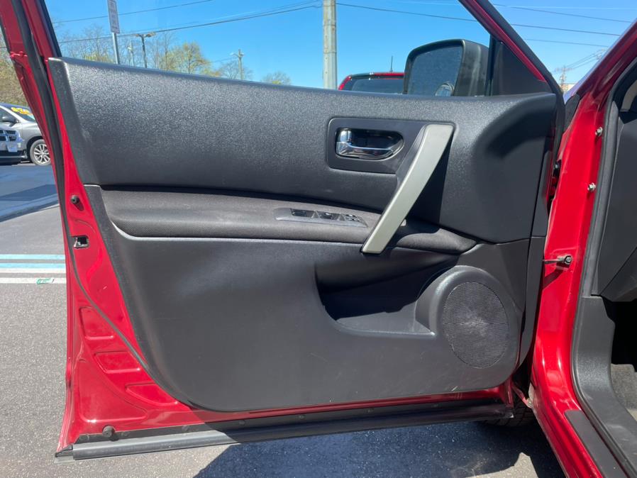 2014 Nissan Rogue Select S. LOW MILES!, available for sale in Elmont, New York | Sunrise of Elmont. Elmont, New York 2014 Nissan Rogue Select S. LOW MILES!, available for sale in Elmont, New York | Sunrise of Elmont. Elmont, New York