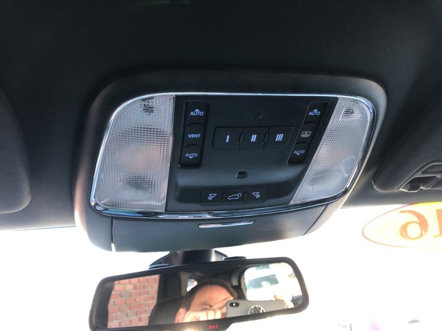 2016 Jeep Grand Cherokee 4WD 4dr High Overland, available for sale in Waterbury, Connecticut | National Auto Brokers, Inc.. Waterbury, Connecticut 2016 Jeep Grand Cherokee 4WD 4dr High Overland, available for sale in Waterbury, Connecticut | National Auto Brokers, Inc.. Waterbury, Connecticut