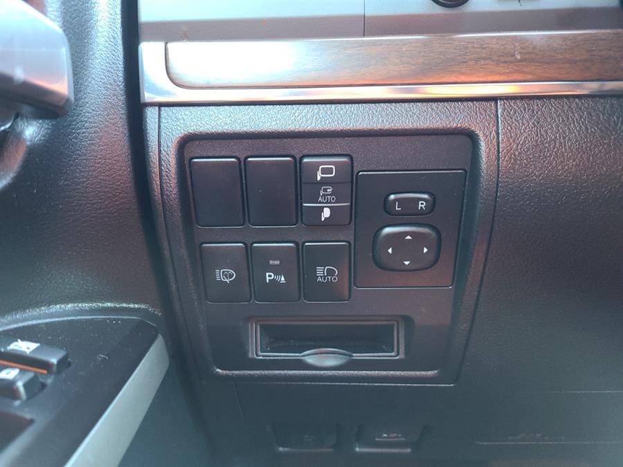 Used Toyota Land Cruiser 4WD 2019 | National Auto Brokers, Inc.. Waterbury, Connecticut Used Toyota Land Cruiser 4WD 2019 | National Auto Brokers, Inc.. Waterbury, Connecticut