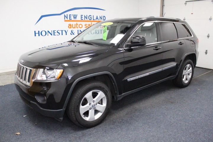 2013 Jeep Grand Cherokee 4WD 4dr Laredo, available for sale in Plainville, Connecticut | New England Auto Sales LLC. Plainville, Connecticut