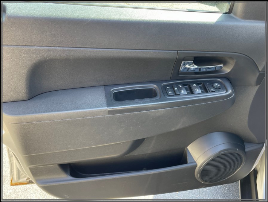 2009 Jeep Liberty 4WD 4dr Sport, available for sale in Huntington Station, New York | My Auto Inc.. Huntington Station, New York 2009 Jeep Liberty 4WD 4dr Sport, available for sale in Huntington Station, New York | My Auto Inc.. Huntington Station, New York