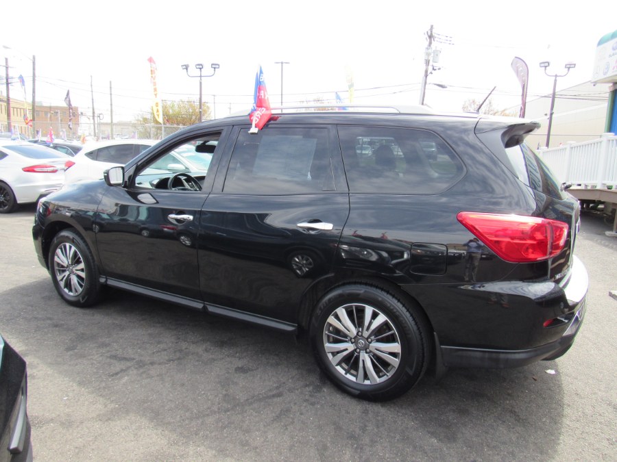 2018 Nissan Pathfinder 4x4 SV, available for sale in Irvington, New Jersey | NJ Used Cars Center. Irvington, New Jersey 2018 Nissan Pathfinder 4x4 SV, available for sale in Irvington, New Jersey | NJ Used Cars Center. Irvington, New Jersey