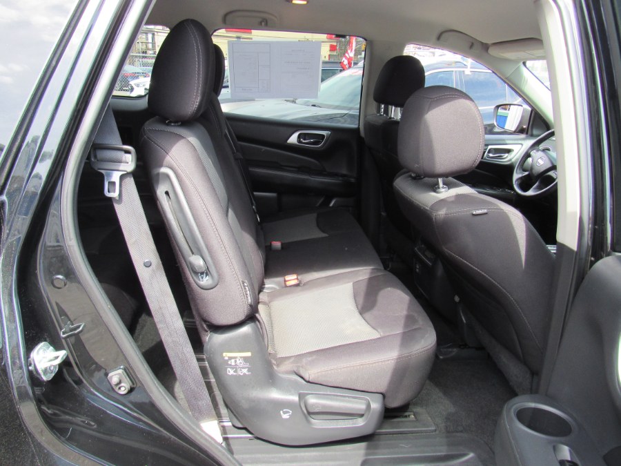 2018 Nissan Pathfinder 4x4 SV, available for sale in Irvington, New Jersey | NJ Used Cars Center. Irvington, New Jersey 2018 Nissan Pathfinder 4x4 SV, available for sale in Irvington, New Jersey | NJ Used Cars Center. Irvington, New Jersey