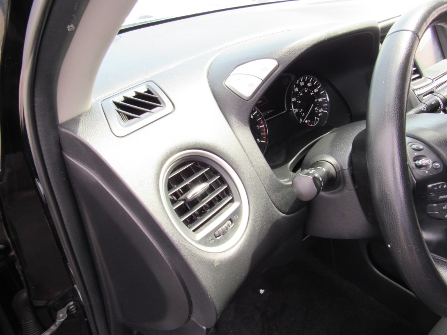 2018 Nissan Pathfinder 4x4 SV, available for sale in Irvington, New Jersey | NJ Used Cars Center. Irvington, New Jersey 2018 Nissan Pathfinder 4x4 SV, available for sale in Irvington, New Jersey | NJ Used Cars Center. Irvington, New Jersey