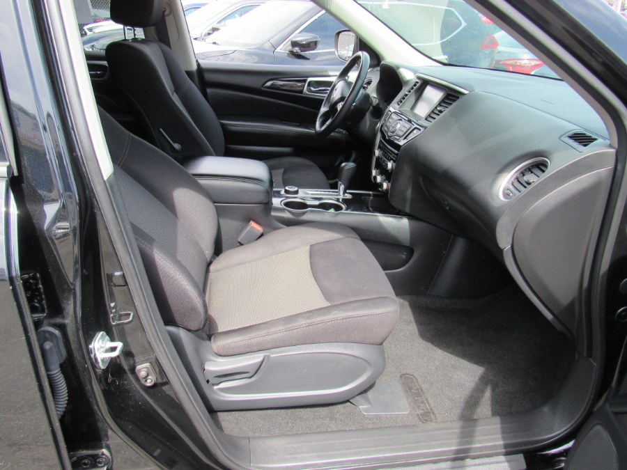 2018 Nissan Pathfinder 4x4 SV, available for sale in Irvington, New Jersey | NJ Used Cars Center. Irvington, New Jersey 2018 Nissan Pathfinder 4x4 SV, available for sale in Irvington, New Jersey | NJ Used Cars Center. Irvington, New Jersey