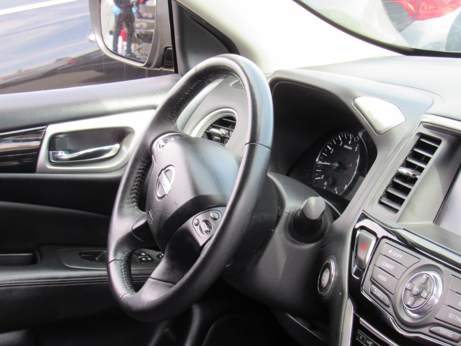 2018 Nissan Pathfinder 4x4 SV, available for sale in Irvington, New Jersey | NJ Used Cars Center. Irvington, New Jersey 2018 Nissan Pathfinder 4x4 SV, available for sale in Irvington, New Jersey | NJ Used Cars Center. Irvington, New Jersey