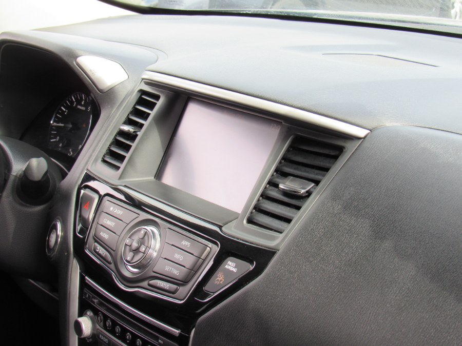 2018 Nissan Pathfinder 4x4 SV, available for sale in Irvington, New Jersey | NJ Used Cars Center. Irvington, New Jersey 2018 Nissan Pathfinder 4x4 SV, available for sale in Irvington, New Jersey | NJ Used Cars Center. Irvington, New Jersey