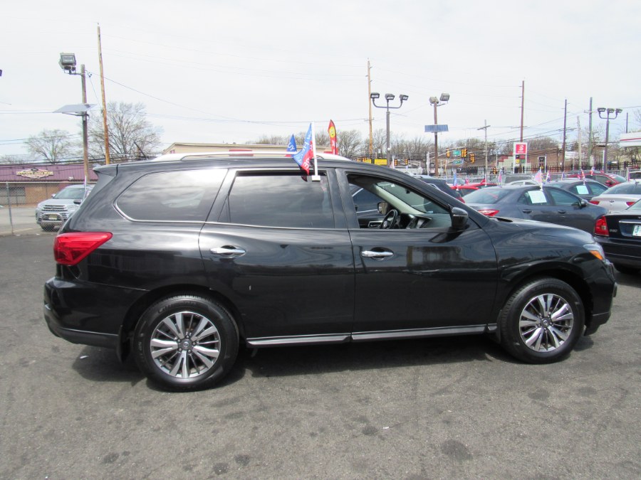 2018 Nissan Pathfinder 4x4 SV, available for sale in Irvington, New Jersey | NJ Used Cars Center. Irvington, New Jersey 2018 Nissan Pathfinder 4x4 SV, available for sale in Irvington, New Jersey | NJ Used Cars Center. Irvington, New Jersey