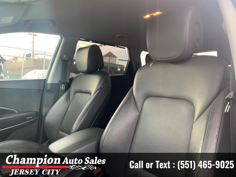Used Hyundai Santa Fe SE 3.3L Auto AWD 2017 | Champion Auto Sales of JC. Jersey City, New Jersey Used Hyundai Santa Fe SE 3.3L Auto AWD 2017 | Champion Auto Sales of JC. Jersey City, New Jersey