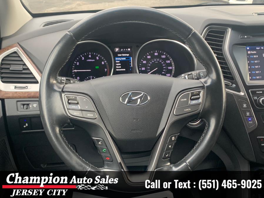 Used Hyundai Santa Fe SE 3.3L Auto AWD 2017 | Champion Auto Sales of JC. Jersey City, New Jersey Used Hyundai Santa Fe SE 3.3L Auto AWD 2017 | Champion Auto Sales of JC. Jersey City, New Jersey